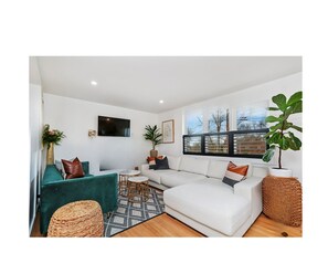 Living area - Remodeled Sweet Ranch Home 3 Bedroom 2 Bath Fairfield (Fairfield)