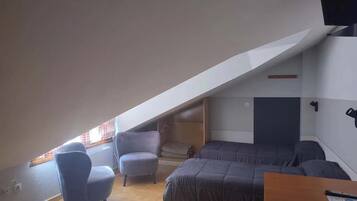 Basic Studio | Free WiFi