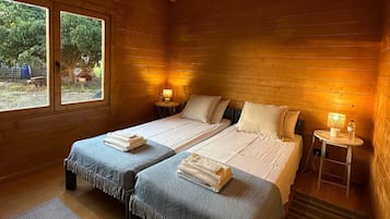 5 bedrooms, iron/ironing board, free WiFi, bed sheets