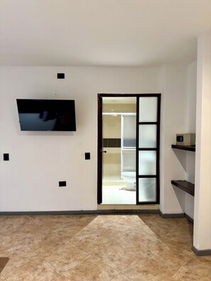 Phòng dành cho gia đình, nhiều giường | TV