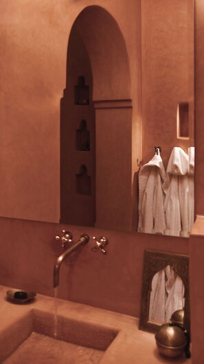 Deluxe Double Room, Balcony, Pool View | Bathroom - Riad Muarid  (Marrakech)