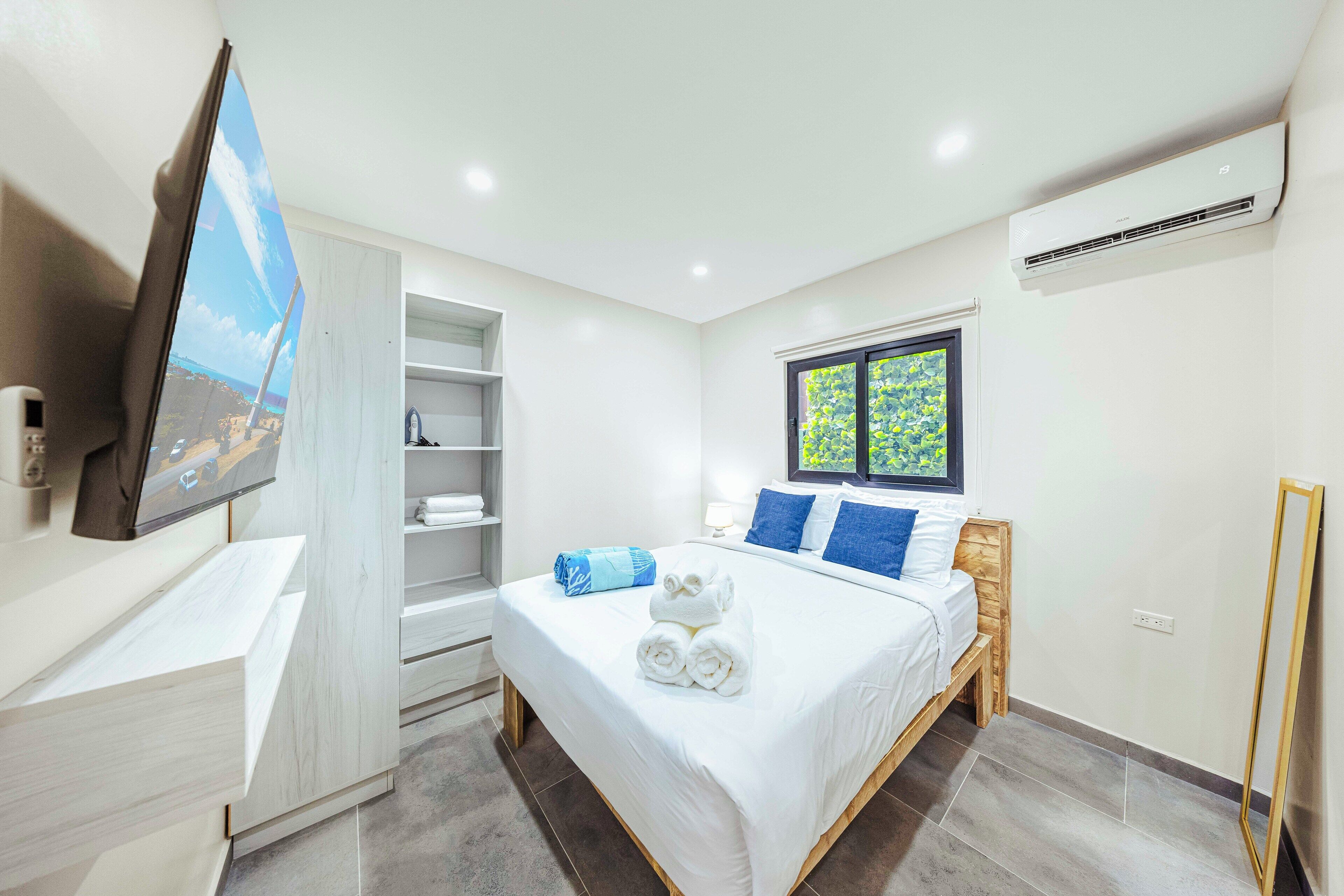 2 habitaciones, tabla de planchar con plancha, internet y ropa de cama 