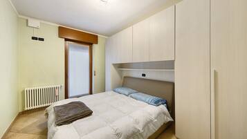 2 Schlafzimmer, Bügeleisen/Bügelbrett, Bettwäsche, Rollstuhlgeeignet