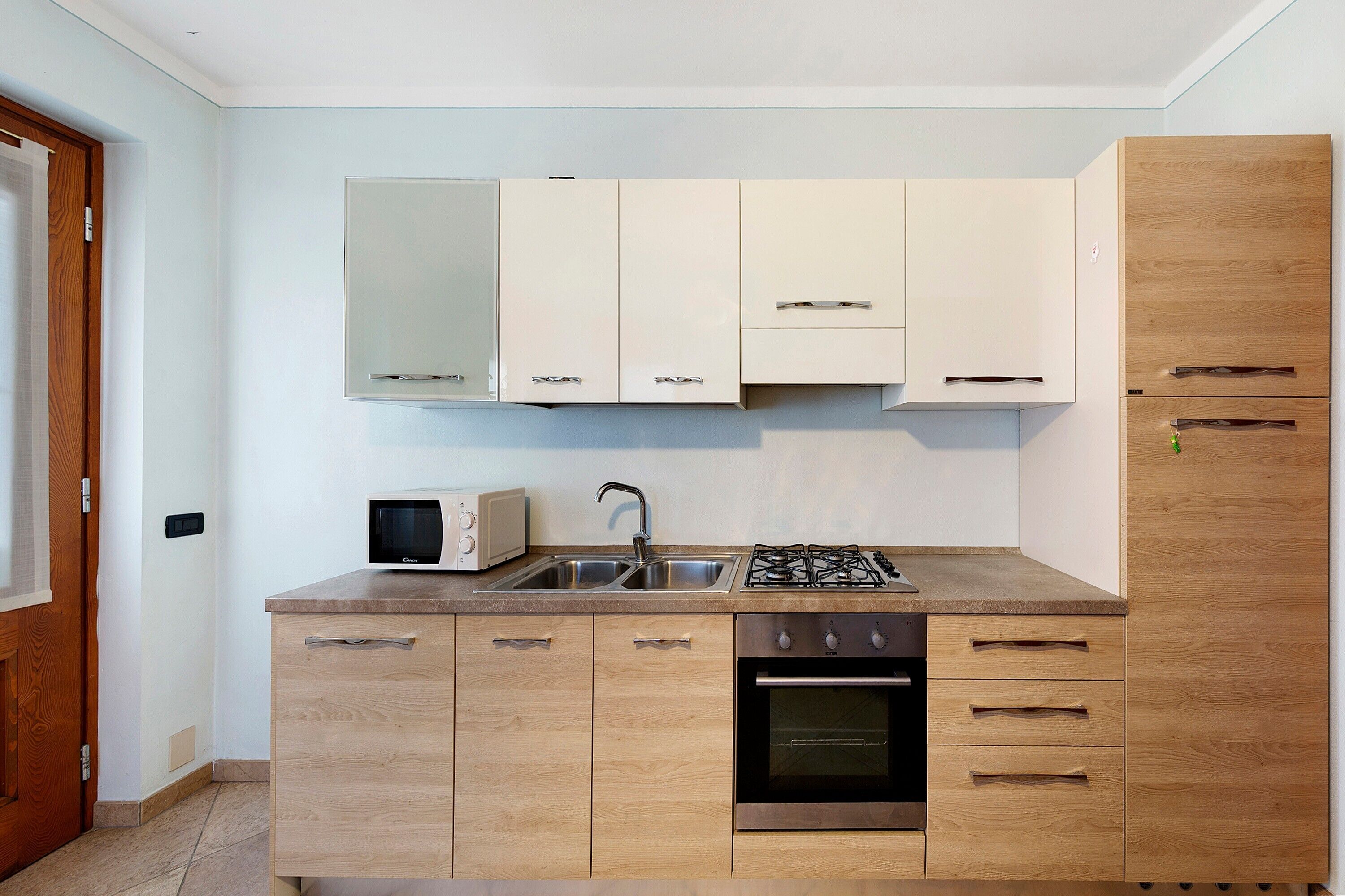 Refrigerador, microondas, horno, placa de cocina