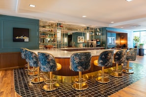 Bar (on property) - 1BR | Gym, Views | Bellevue | Sophari Parkside C (Bellevue)
