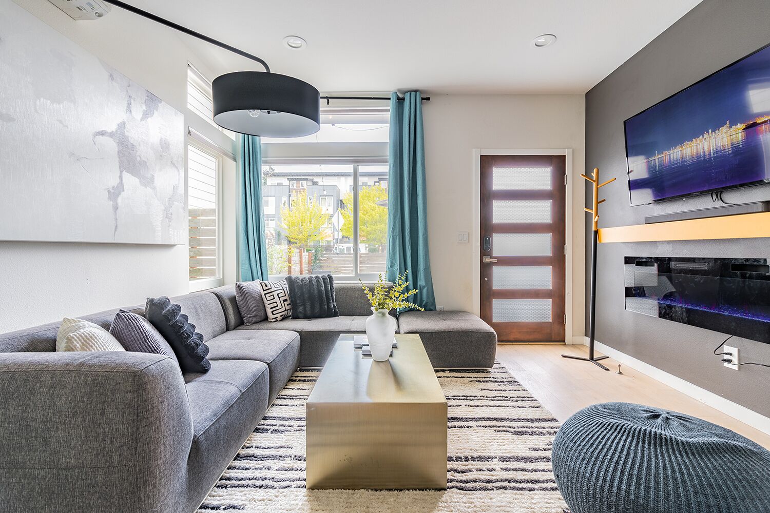 Tv, pejs, stereoanlæg