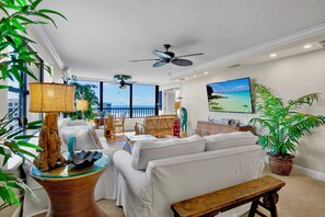 TV - Gulf Holiday-E701- Resort-Style amenities! (Siesta Key)