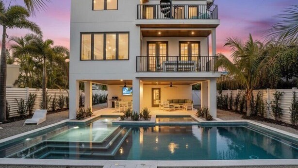 Pool - Luxury Lido Retreat with Pool, Spa, Firepit & Rooftop Views (Sarasota)