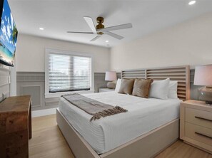 5 bedrooms, iron/ironing board, WiFi, bed sheets