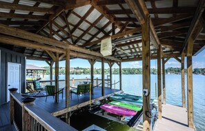 Property grounds - Lake Hickory Retreat: Beautiful 3 bedroom Waterfront home with scenic view! (Granite Falls)