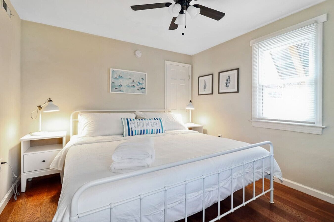 1 bedroom, desk, iron/ironing board, WiFi