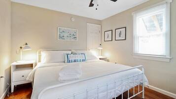 1 bedroom, desk, iron/ironing board, WiFi