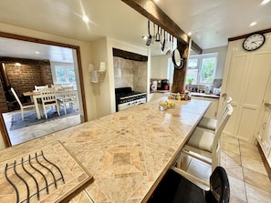 Dishwasher, cookware/dishes/utensils - Forest Cottage (Southampton)