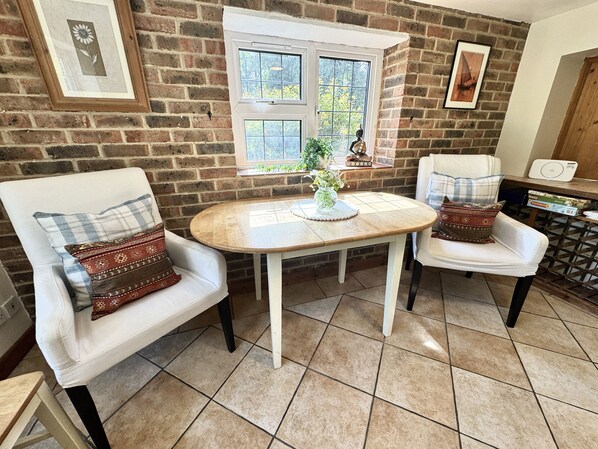 Interior - Forest Cottage (Southampton)