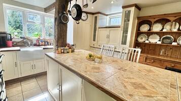 Máy rửa bát, dụng cụ nấu nướng/bát dĩa/dao nĩa