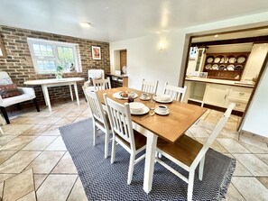 Dining - Forest Cottage (Southampton)