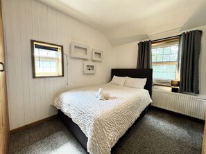 5 bedrooms, individually decorated, individually furnished, free WiFi