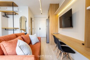 Living area - Studios in Building With Gym in Brooklin - SP Emnrs (São Paulo)