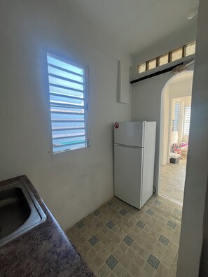 Basic Apartment, Balcony, Partial Ocean View | Private kitchen