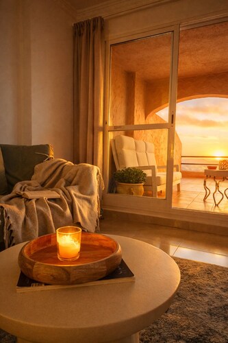 Hillside Calm - Golf & Open Views