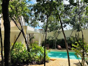2 outdoor pools