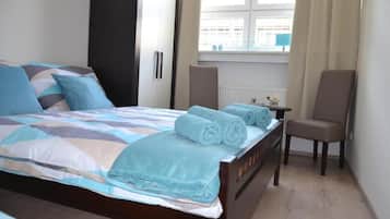 Habitación triple | Tabla de planchar con plancha, wifi gratis, accesible en silla de ruedas