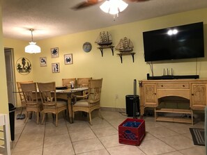 Interior - Waterfront 1-bedroom condo with Boat Dock (Stuart)