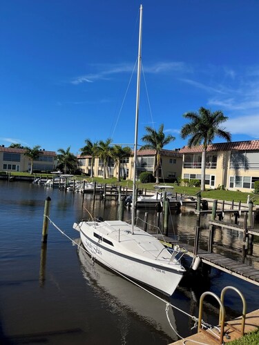 Waterfront 1-bedroom condo with Boat Dock