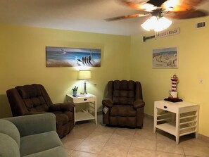 Smart TV - Waterfront 1-bedroom condo with Boat Dock (Stuart)