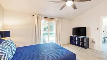 Iron/ironing board, internet, bed sheets