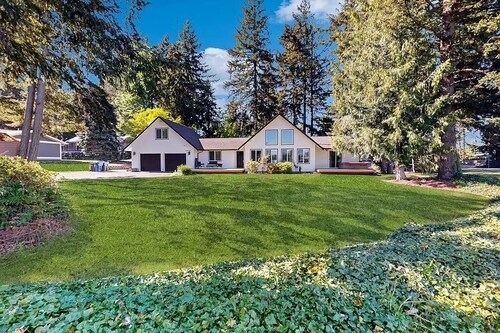 Charming 4-bedroom Lakeview House in Lake Tapps