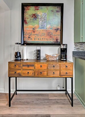 Interior - Urban Suite | An Inviting 1-Bedroom City Escape (Temple)