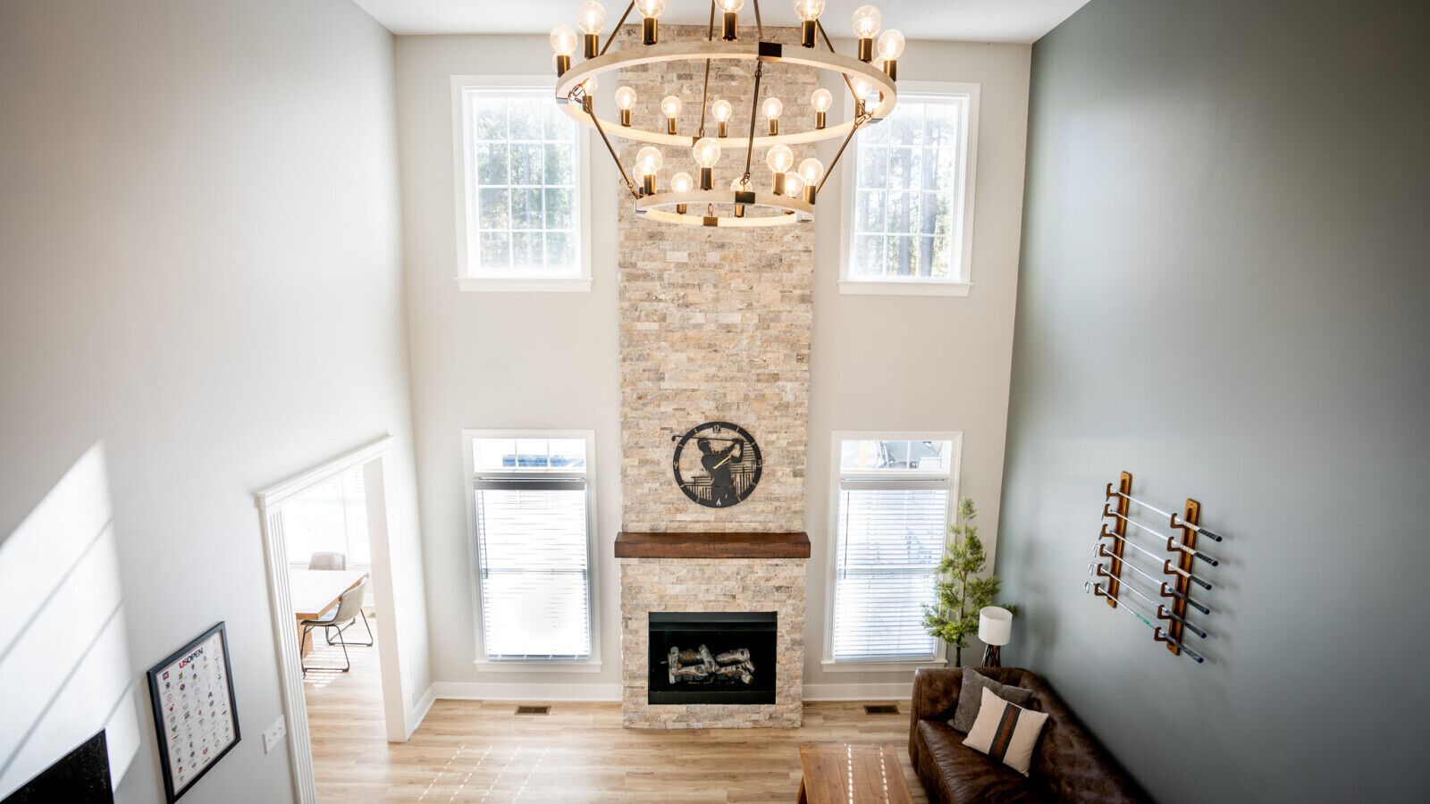 TV, peis, videospill og kontorer