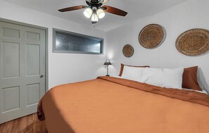 2 chambres, bureau, Wi-Fi, literie fournie