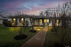 Exterior - Comfortable Home | New Remodel (Belton)