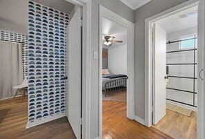 Schreibtisch, WLAN, Bettwäsche