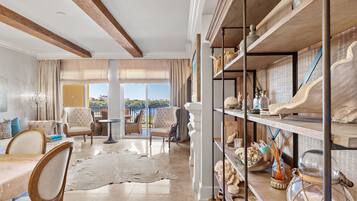 Smart TV, DVD player