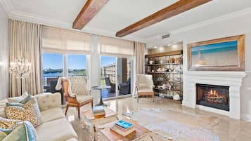 Smart TV, DVD player