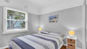 Iron/ironing board, WiFi