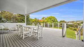 Outdoor dining - Clare Cottage - Murrah Street 40 (Bermagui)