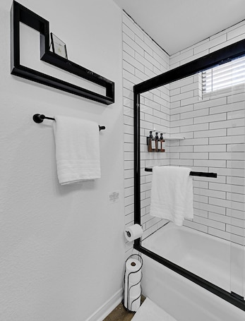 Towels. Texas Cottage in Belton | New Remodel | Near EXPO
