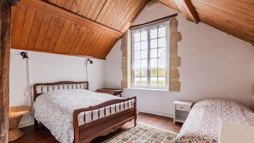 1 quarto, escrivaninha, Wi-Fi, roupa de cama