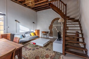 TV, DVD player, aparelho de som