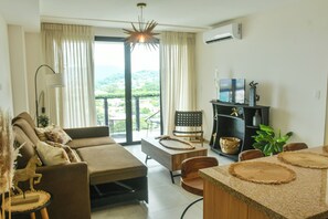Living area - Beautiful San Francisco Penthouse. Gym-WiFi-A/C (San Salvador)
