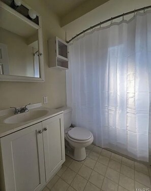 タオル、石鹸、トイレットペーパー