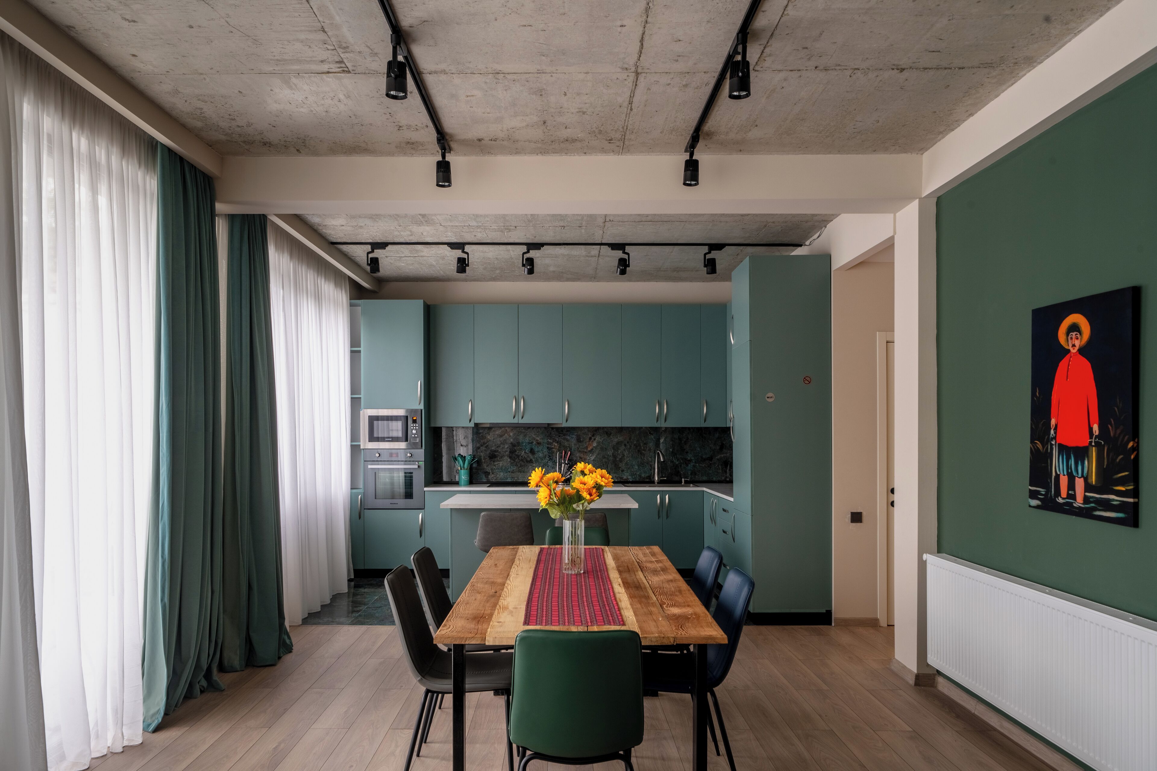 Comfort-huoneisto, 3 makuuhuonetta, lanai, kaupunkinäköala | Oleskelualue | Taulutelevisio