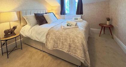 Large 6-Bed Victorian House Prime Harrogate Stay