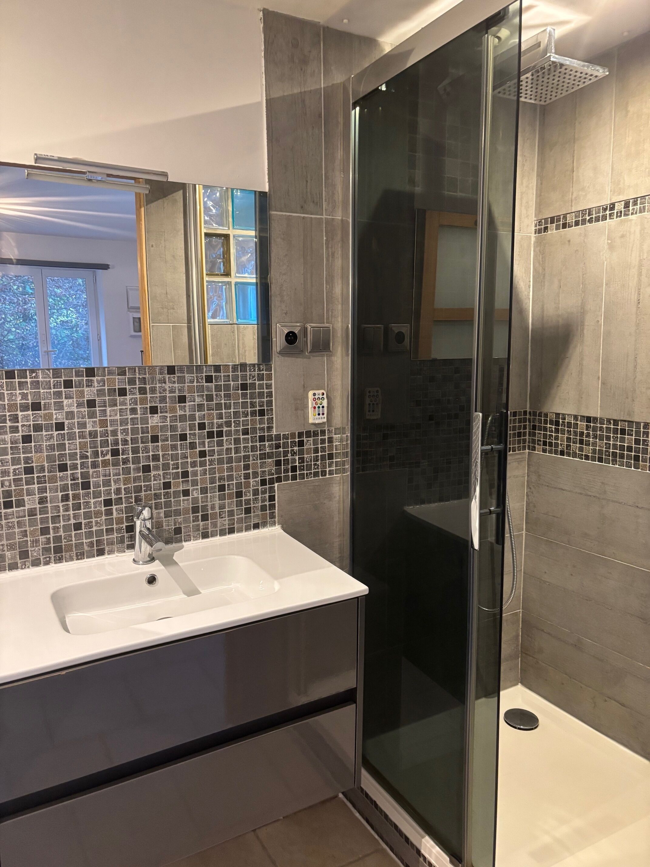 Towels, toilet paper