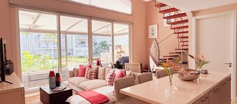 Elegant Beachside 1BR Loft in Puntarena