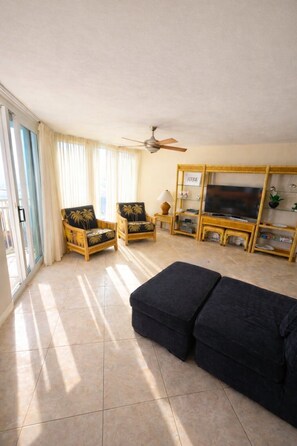 TV, books - Beachfront Perdido Key Condo | Private Balcony (Pensacola)